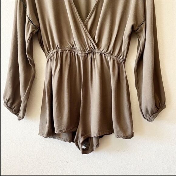 TOBI Long Sleeve Shorts Romper - Picture 6 of 9
